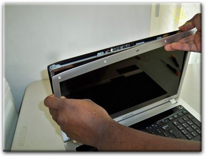 Замена экрана ноутбука Samsung в Волжске